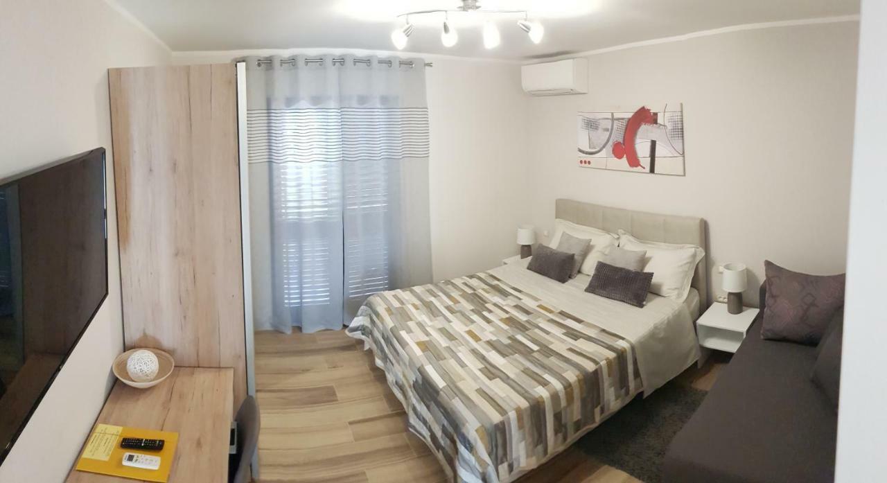 Apartments Alea 罗维尼 外观 照片